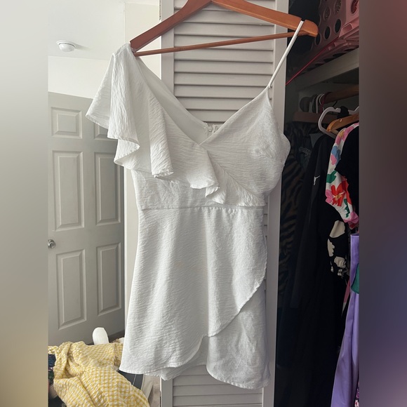 WHITE RUFFLE DRESS - Picture 1 of 2